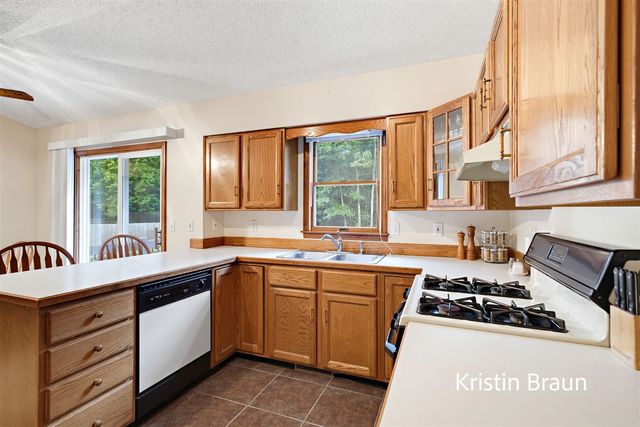 1851 N Sheridan Road, Muskegon, MI 49445