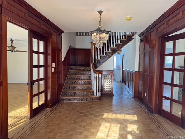 19 Lanark Road, Yonkers, NY 10705