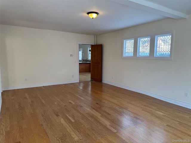 19 Lanark Road, Yonkers, NY 10705