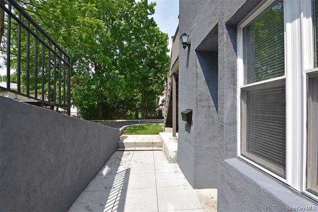 401 Ashford Avenue, Dobbs Ferry, NY 10522