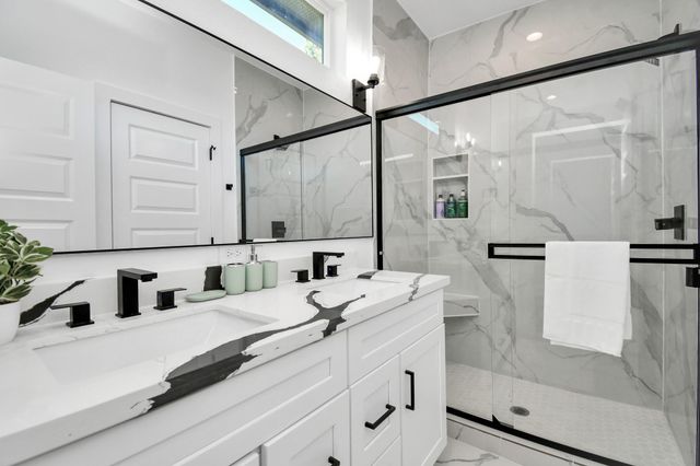 6531 Rosemary Lane A, Houston, TX 77016