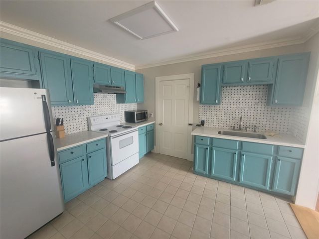 1006 Sealy Street, Galveston, TX 77550
