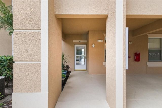 923 FAIRWAYCOVE LANE 103, Bradenton, FL 34212