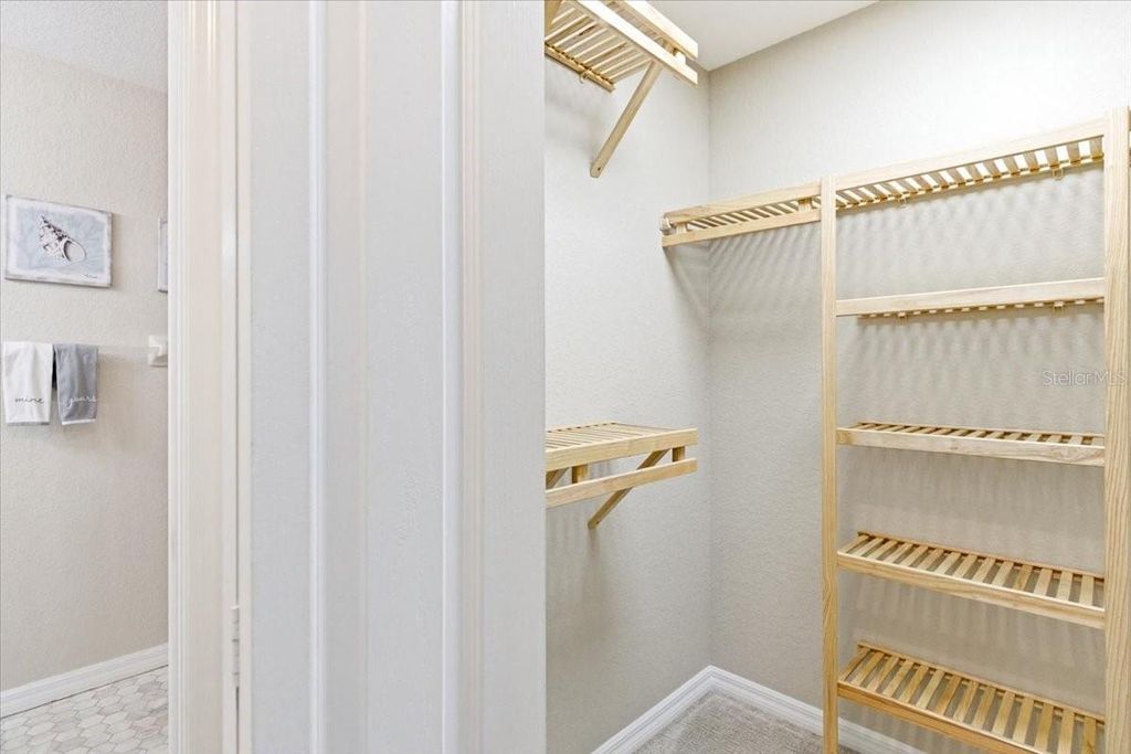 Image 27 of property listing at 923 FAIRWAYCOVE LANE 103, Bradenton, FL 34212