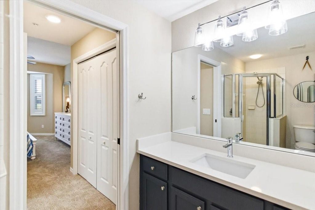 Image 28 of property listing at 923 FAIRWAYCOVE LANE 103, Bradenton, FL 34212