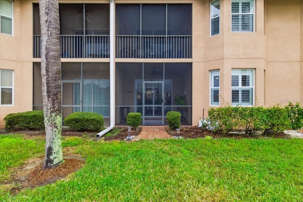 Image 35 of property listing at 923 FAIRWAYCOVE LANE 103, Bradenton, FL 34212