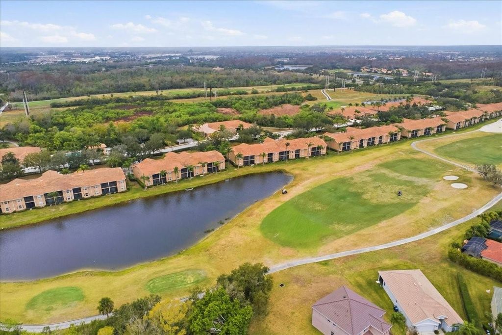 Image 39 of property listing at 923 FAIRWAYCOVE LANE 103, Bradenton, FL 34212