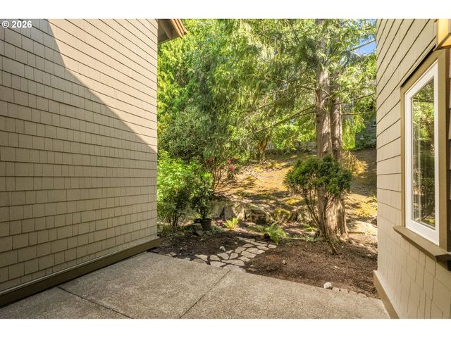 10209 Nw VILLAGE HEIGHTS Dr, Portland, OR 97229