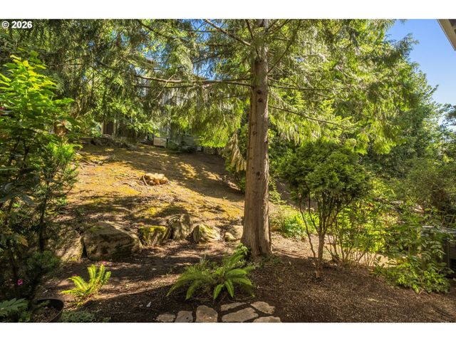 10209 Nw VILLAGE HEIGHTS Dr, Portland, OR 97229