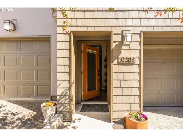 10209 Nw VILLAGE HEIGHTS Dr, Portland, OR 97229