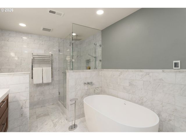 10209 Nw VILLAGE HEIGHTS Dr, Portland, OR 97229