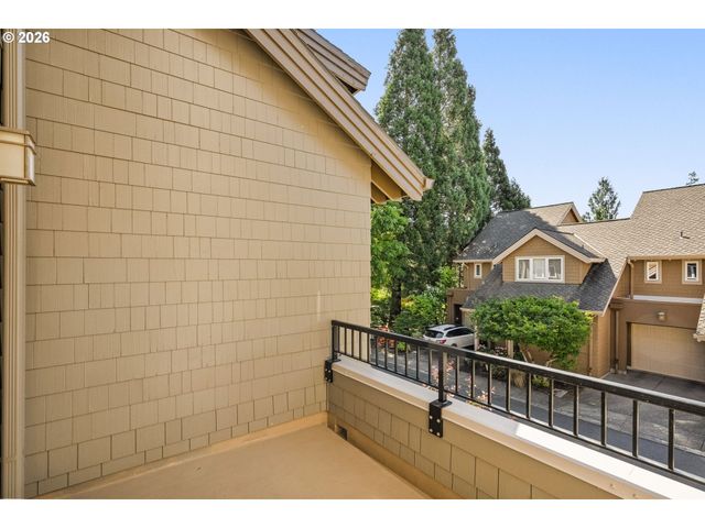 10209 Nw VILLAGE HEIGHTS Dr, Portland, OR 97229