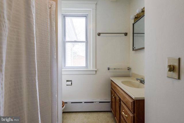 220 S 5TH ST, Oxford, PA 19363