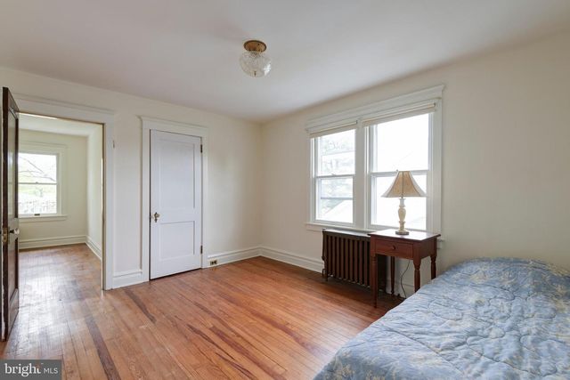 220 S 5TH ST, Oxford, PA 19363
