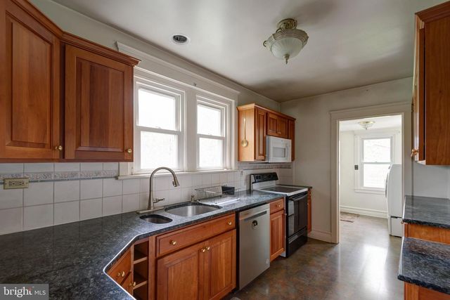220 S 5TH ST, Oxford, PA 19363
