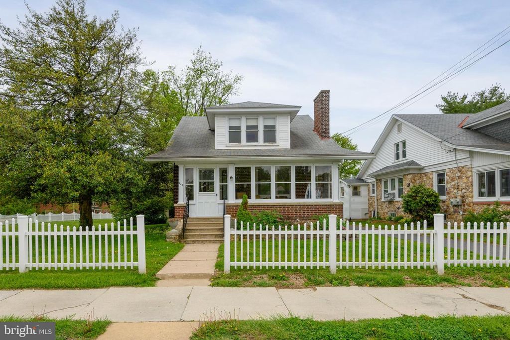 220 S 5TH ST, Oxford, PA 19363