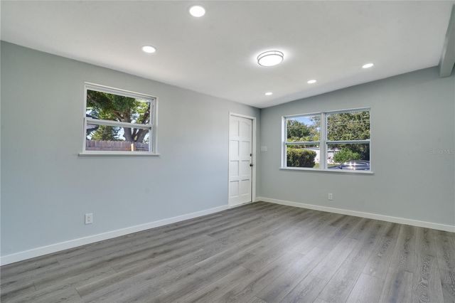 4110 W OLIVE STREET, Tampa, FL 33616