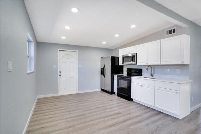 4110 W OLIVE STREET, Tampa, FL 33616