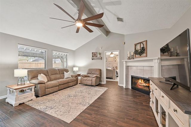 1912 Prairie Creek Drive, Pearland, TX 77581