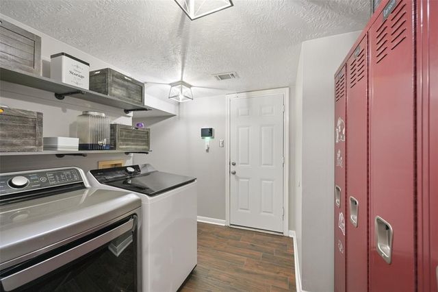 1912 Prairie Creek Drive, Pearland, TX 77581