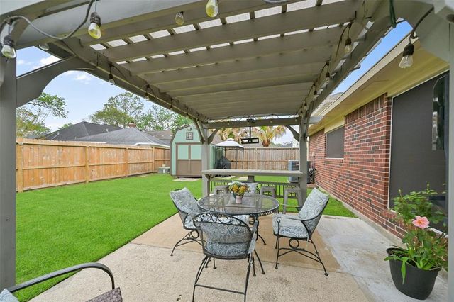 1912 Prairie Creek Drive, Pearland, TX 77581