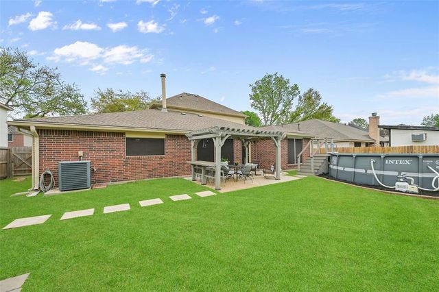1912 Prairie Creek Drive, Pearland, TX 77581