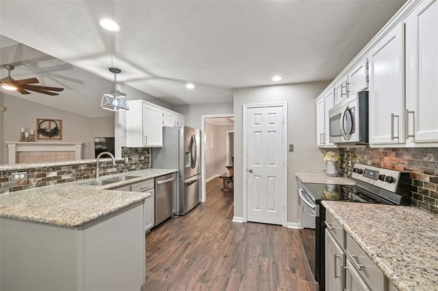 1912 Prairie Creek Drive, Pearland, TX 77581