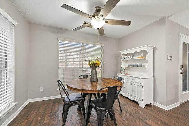 1912 Prairie Creek Drive, Pearland, TX 77581