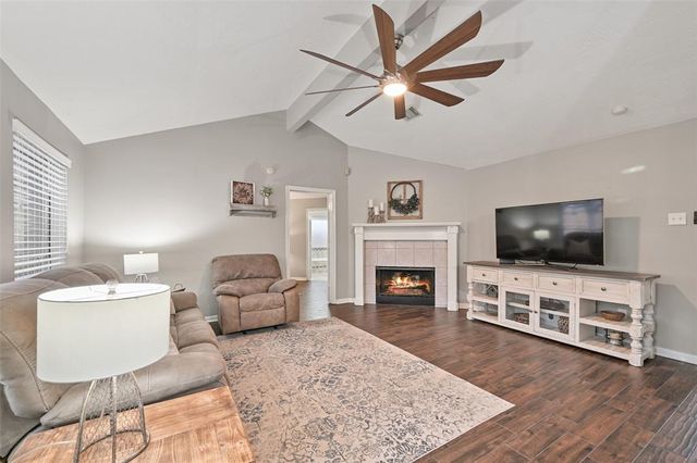 1912 Prairie Creek Drive, Pearland, TX 77581
