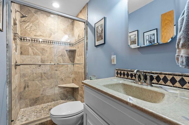 901 Cheri Lane, Mendota Heights, MN 55120