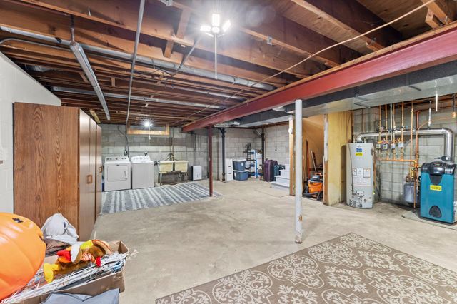 901 Cheri Lane, Mendota Heights, MN 55120