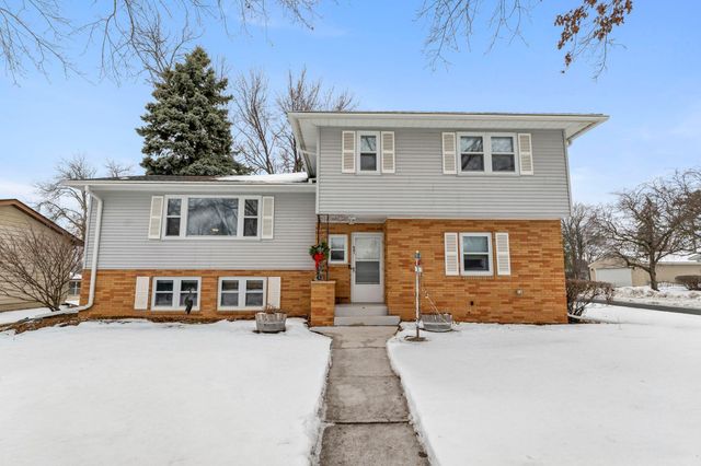 901 Cheri Lane, Mendota Heights, MN 55120