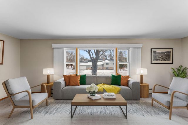 901 Cheri Lane, Mendota Heights, MN 55120