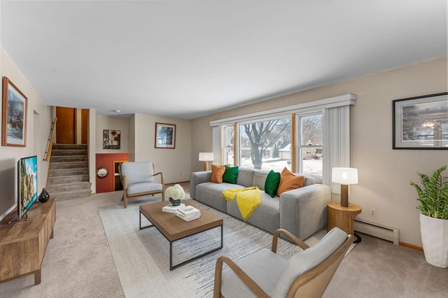 901 Cheri Lane, Mendota Heights, MN 55120