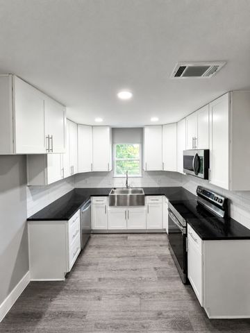106 N 4th Street, Crandall, TX 75114