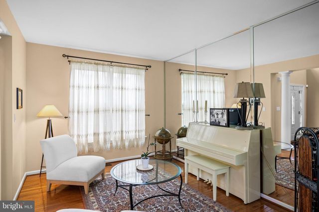 9 PADDOCK RD, Marlton, NJ 08053