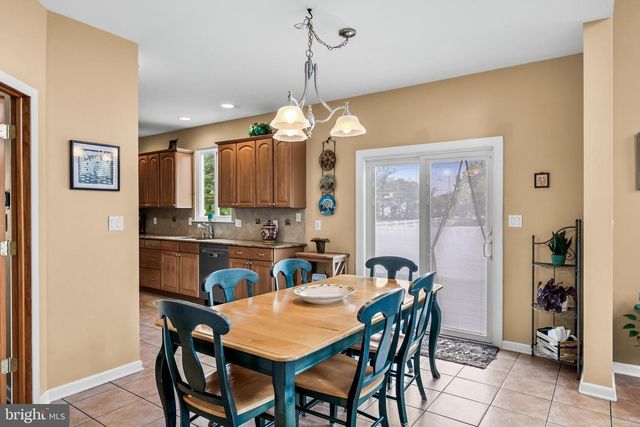 9 PADDOCK RD, Marlton, NJ 08053