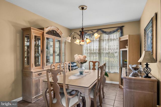 9 PADDOCK RD, Marlton, NJ 08053