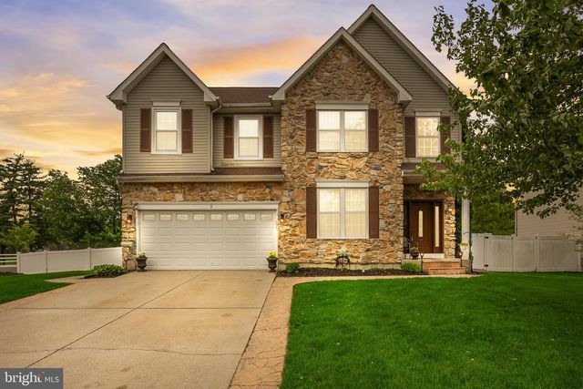 9 PADDOCK RD, Marlton, NJ 08053