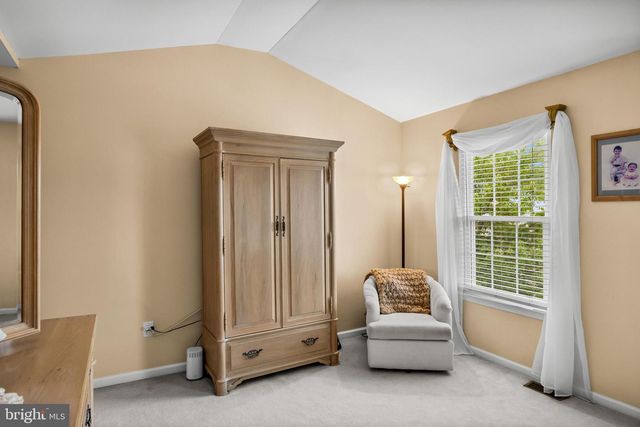 9 PADDOCK RD, Marlton, NJ 08053