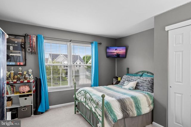 9 PADDOCK RD, Marlton, NJ 08053