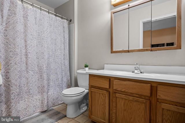 9 PADDOCK RD, Marlton, NJ 08053
