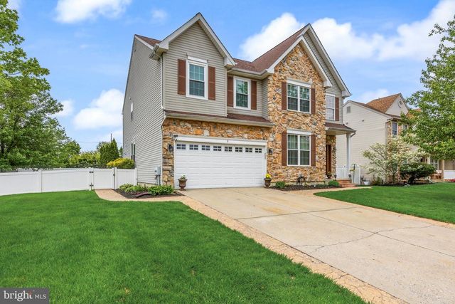 9 PADDOCK RD, Marlton, NJ 08053