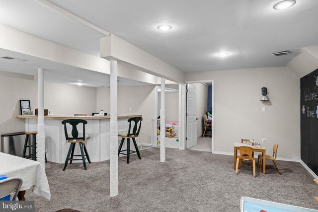 9 PADDOCK RD, Marlton, NJ 08053
