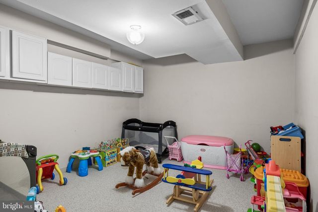 9 PADDOCK RD, Marlton, NJ 08053