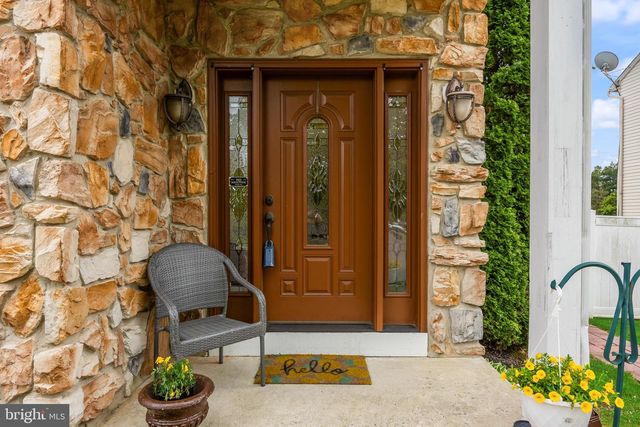 9 PADDOCK RD, Marlton, NJ 08053