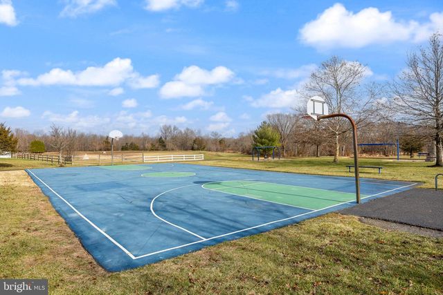 9 PADDOCK RD, Marlton, NJ 08053