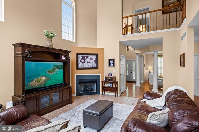 9 PADDOCK RD, Marlton, NJ 08053
