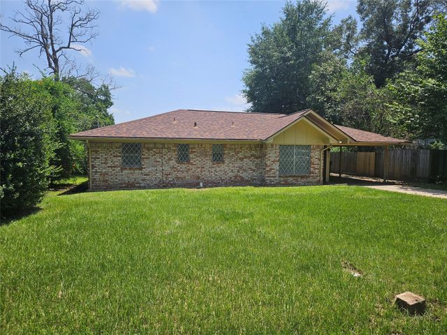 207 Shadow Oaks Drive, Conroe, TX 77303