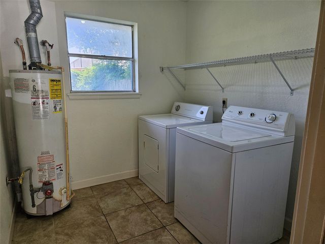 207 Shadow Oaks Drive, Conroe, TX 77303